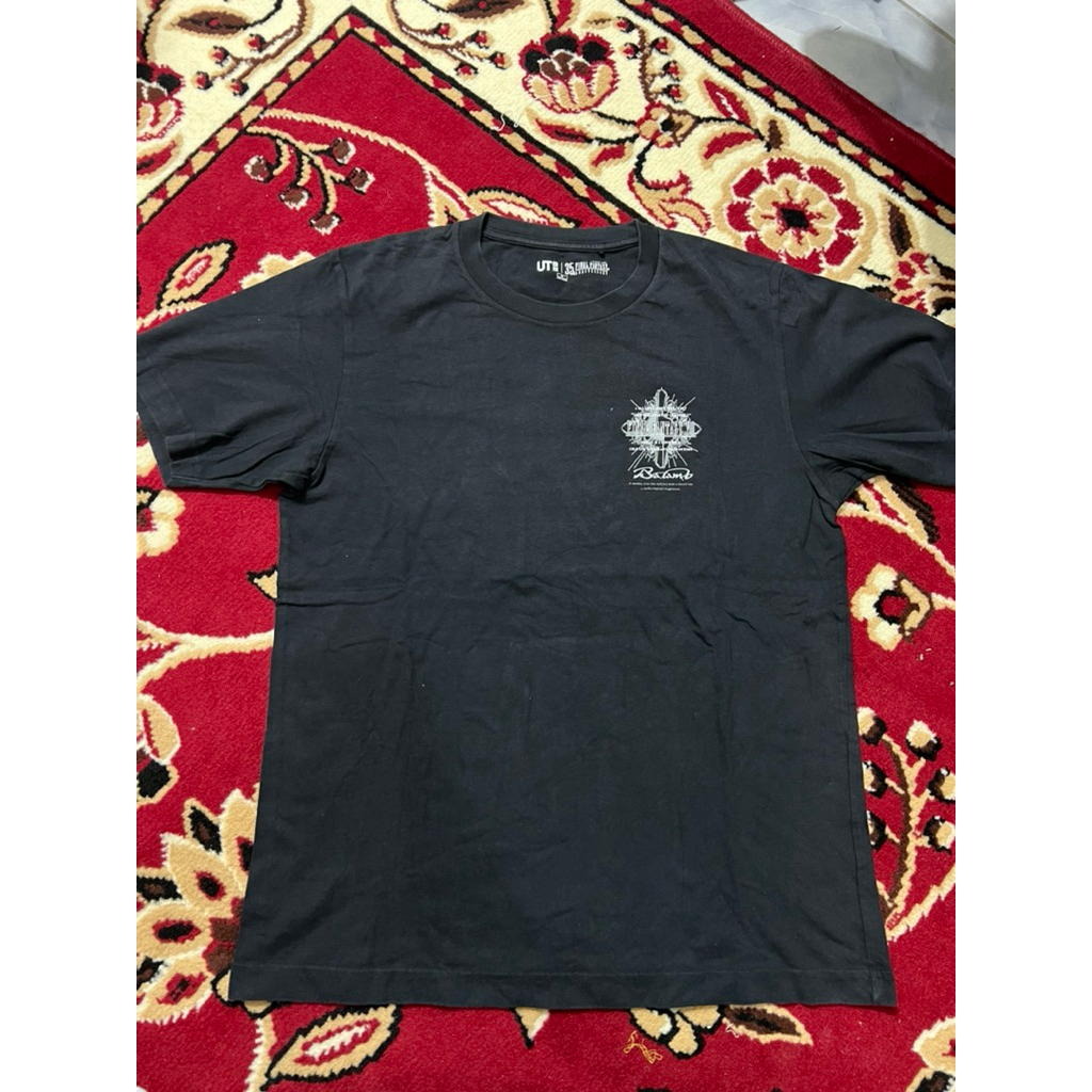 KAOS UT UNIQLO FINAL FANTASY SECOND