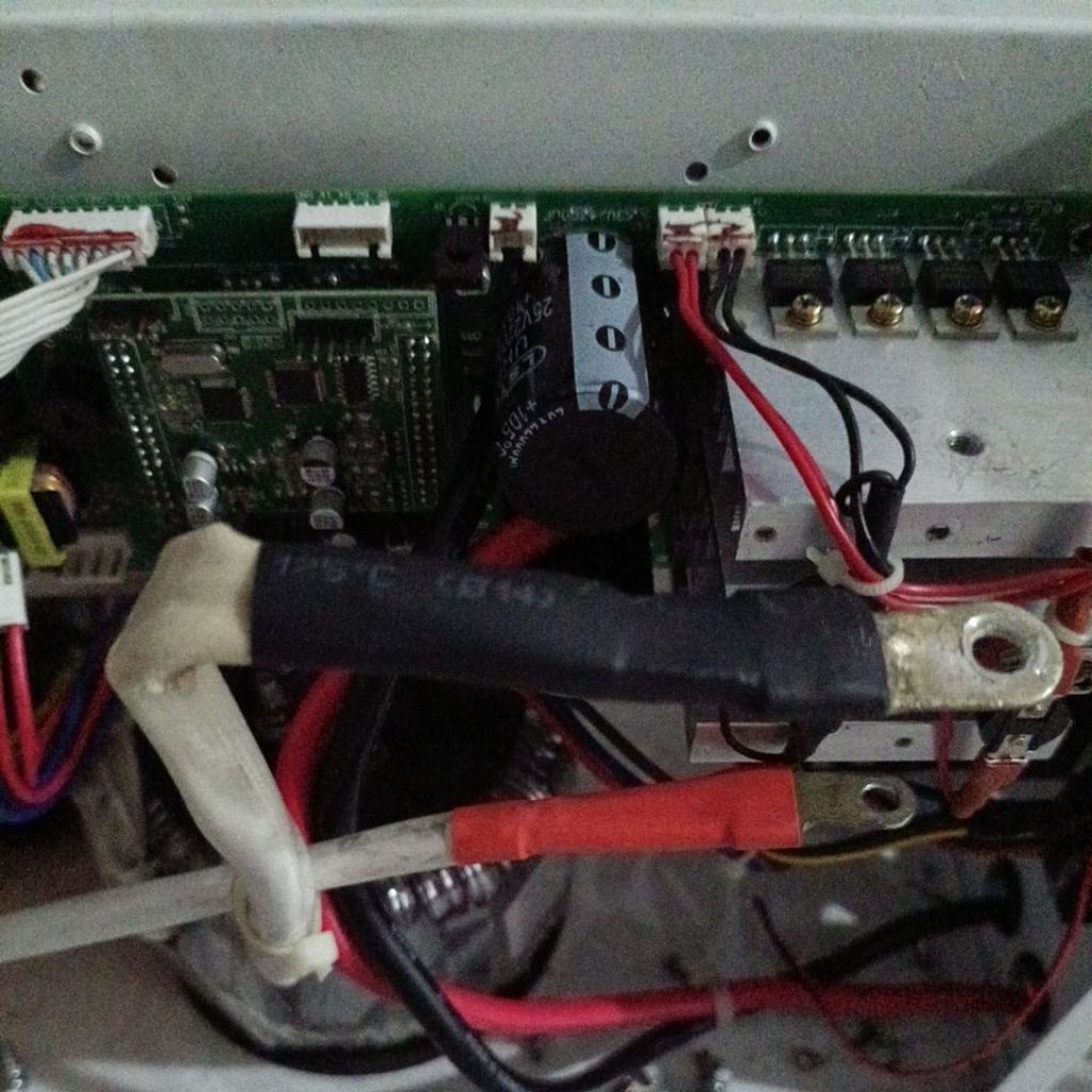 perbaikan inverter & SCC MPPT service servis