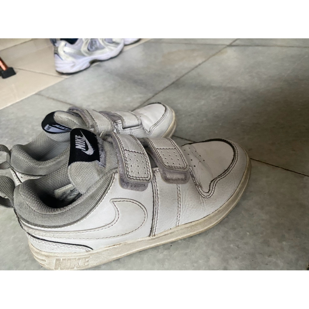 Sepatu Preloved nike kids