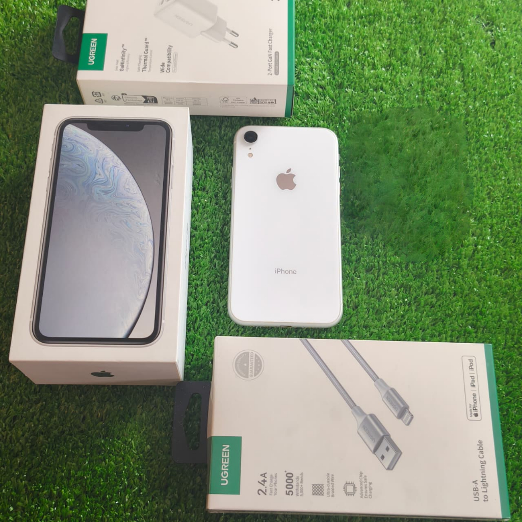 iPhone Xr 256Gb White BH 77% ex inter sinyal aman 100% mulu fullset ori tnp handsfree