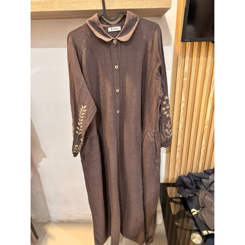 Preloved Hawla Abaya Yarka size L choco