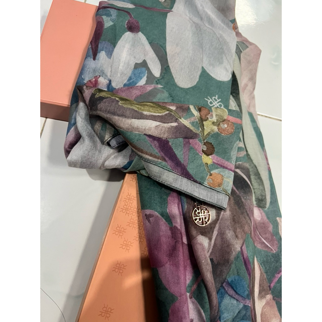 Preloved Ria Miranda Scarf/Jilbab Segi Empat