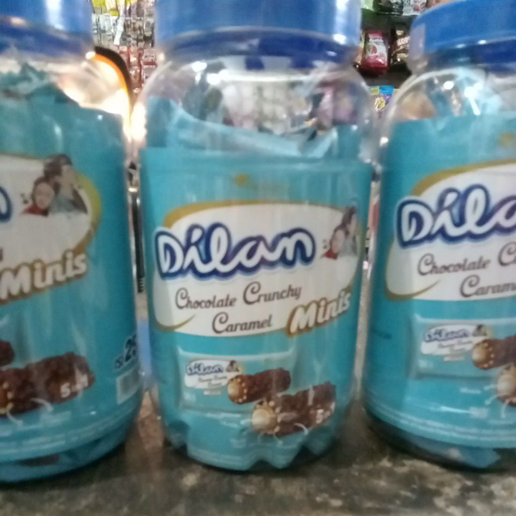Dilan chocolate mini isi 25
