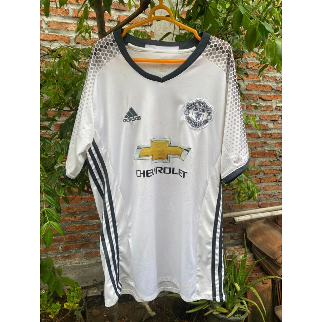 Jersey Manchester United Putih size L