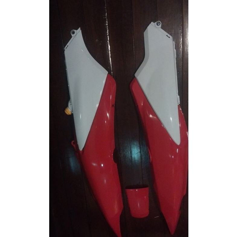 COVER BODY SUPRA X 125 BATMAN MERAH PUTIH