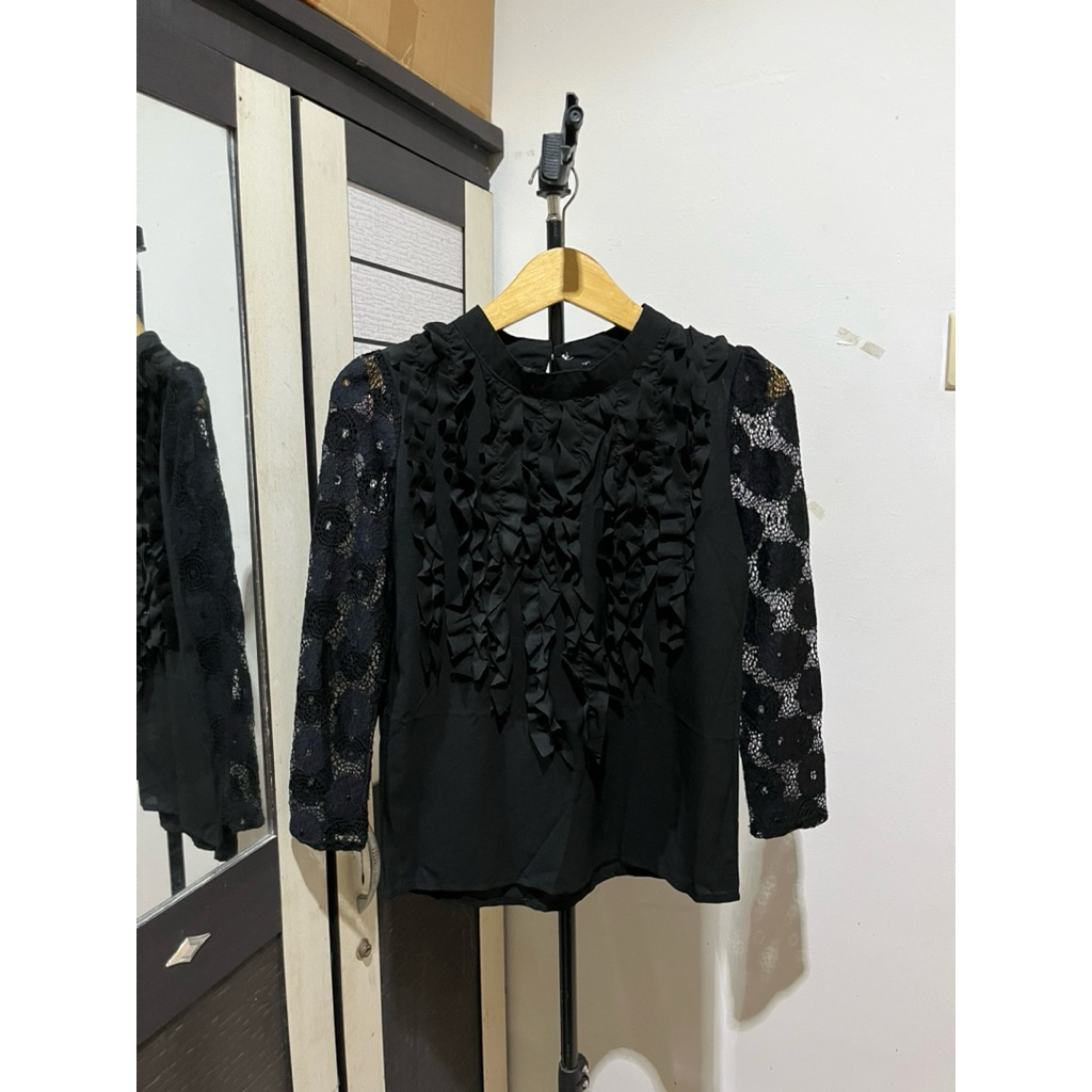 blouse hitam ruffle rempel korean style baju atasan top wanita murah cantik