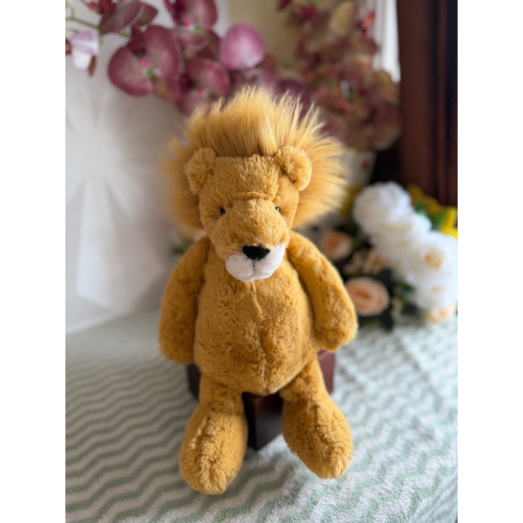 Lion by jellycat