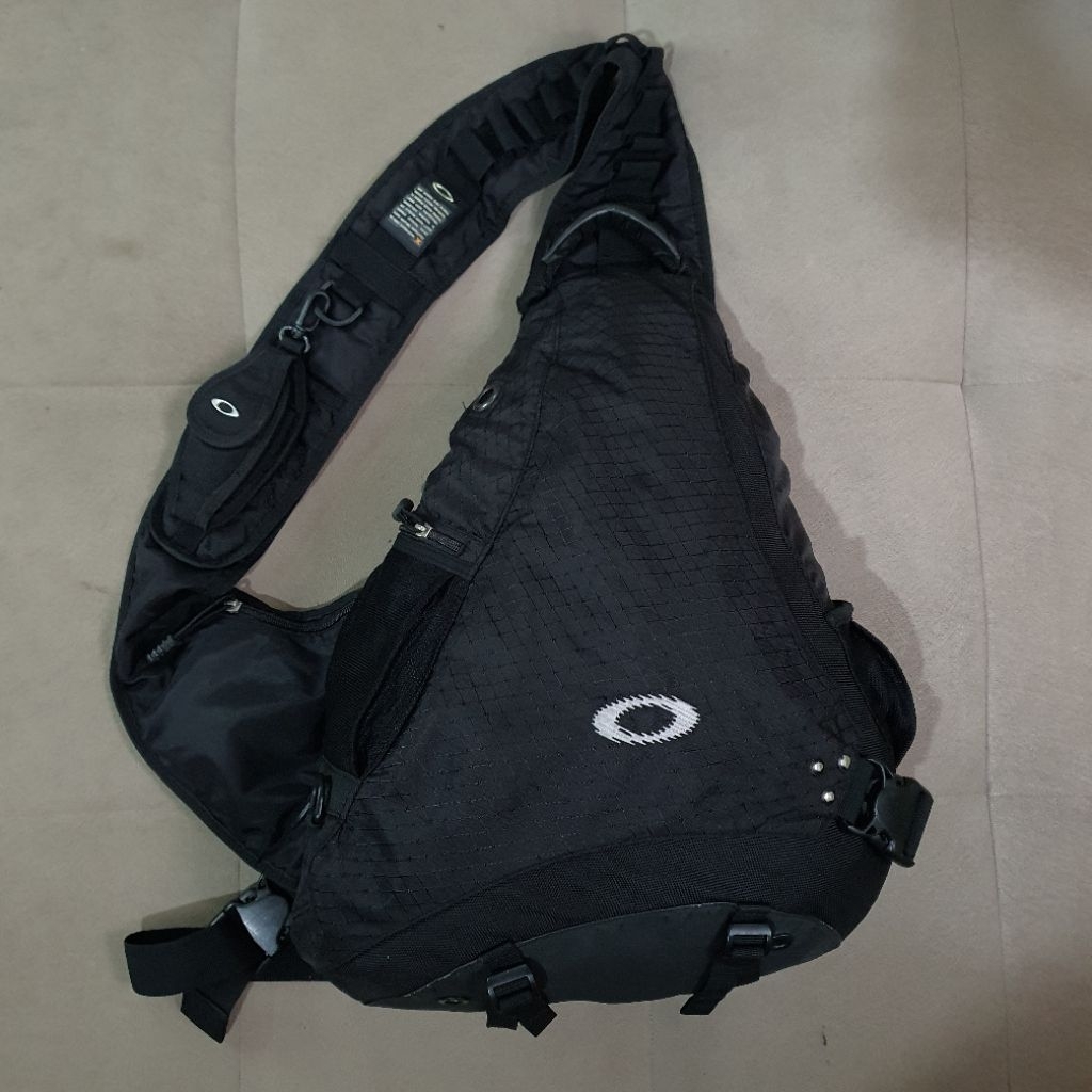RARE OAKLEY SANDBAG 00s