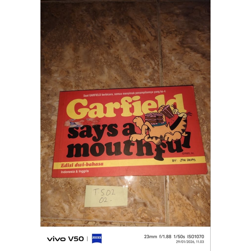 Buku Garfield says a mouthful Edisi dwi bahasa - Jim Davis
