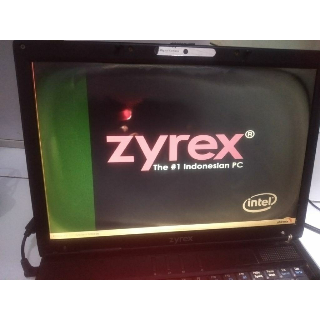 laptop notebook zyrex 14 inch jadul ddr2  minus untuk kolektor service