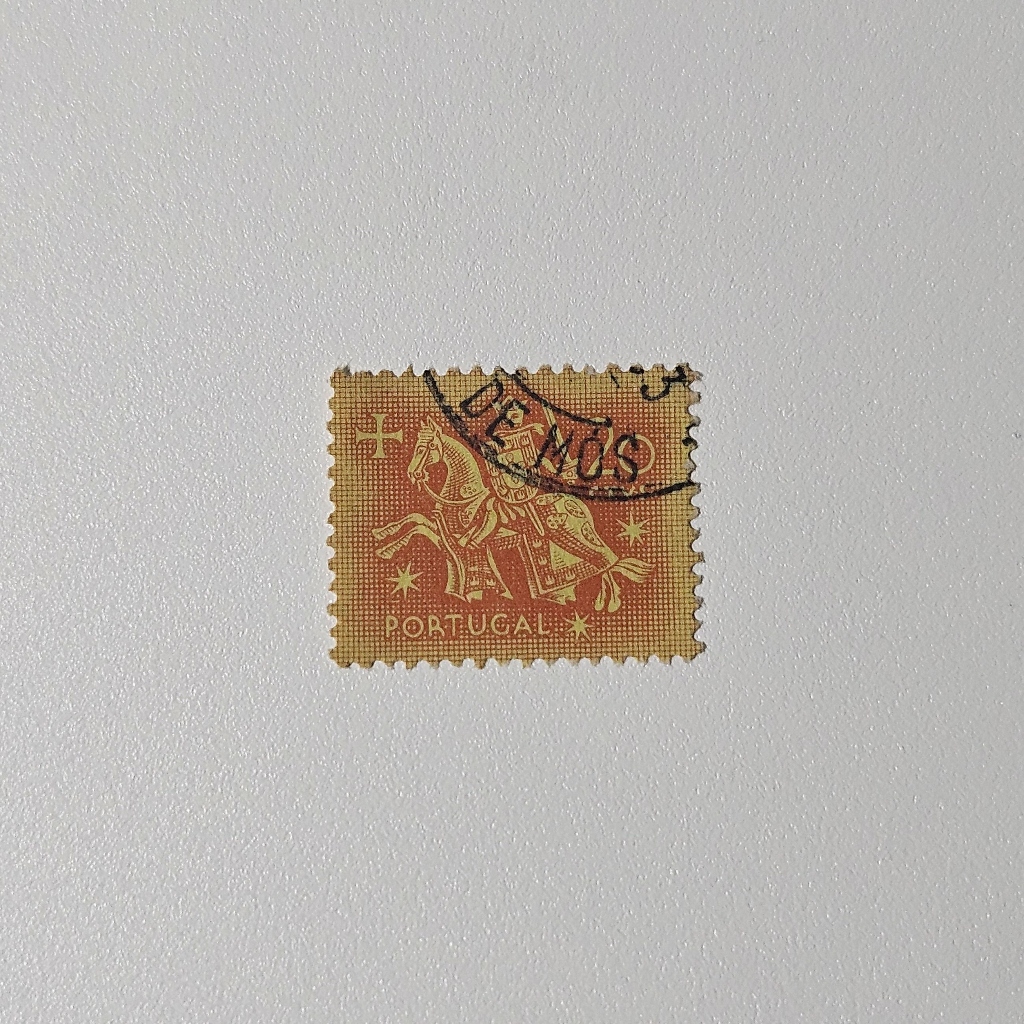 Perangko Koleksi Filateli Portugal: Motif Ksatria Berkuda (Perangko Vintage 1940)