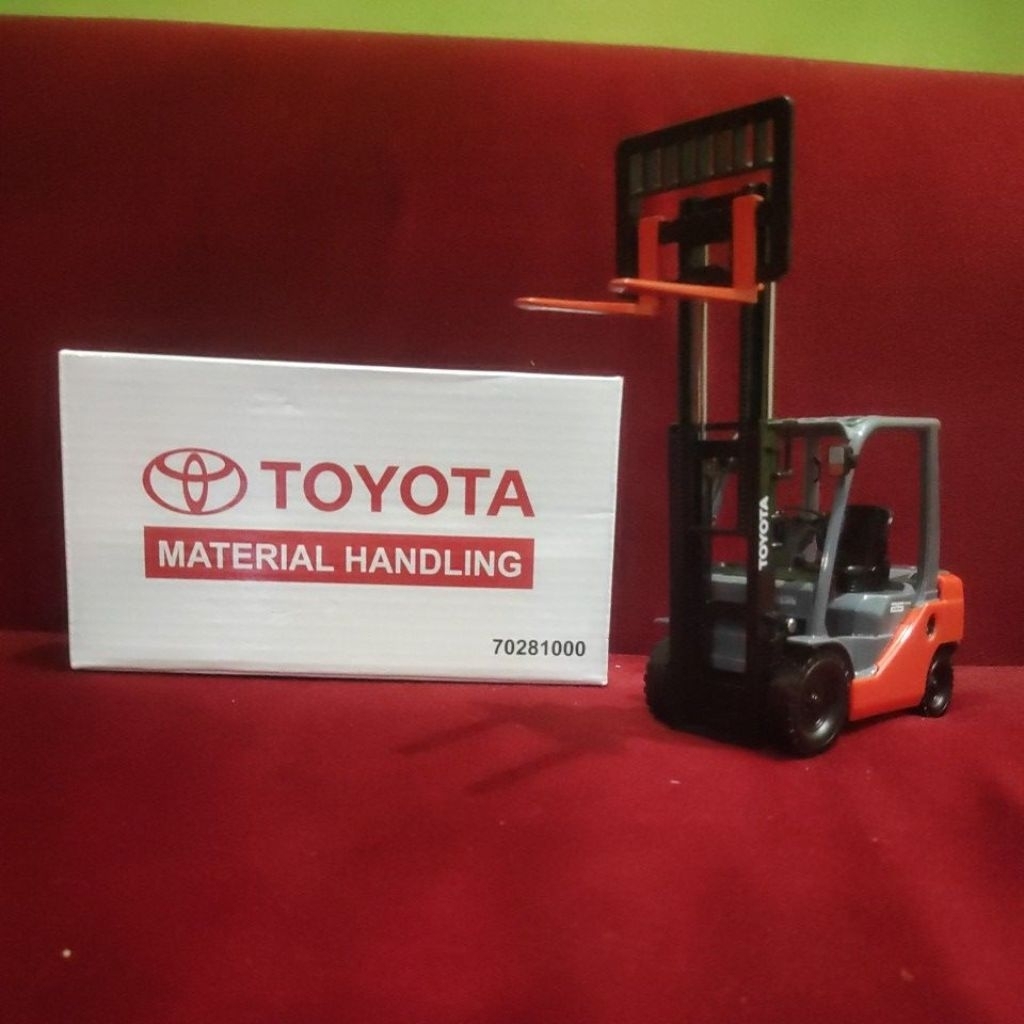Diecast alat berat forklift Toyota material handling