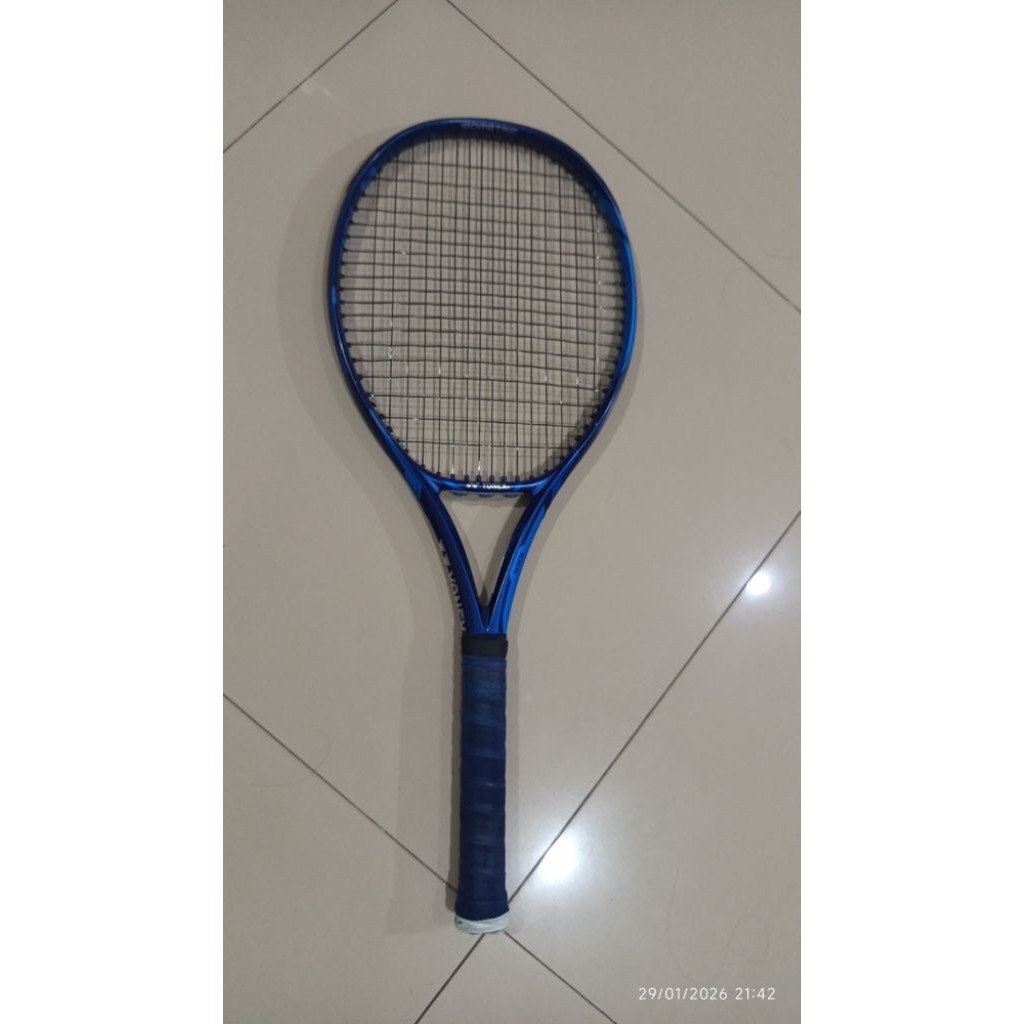 Preloved Raket Tennis Yonex Ezone 2020 100L 285g Grip L2