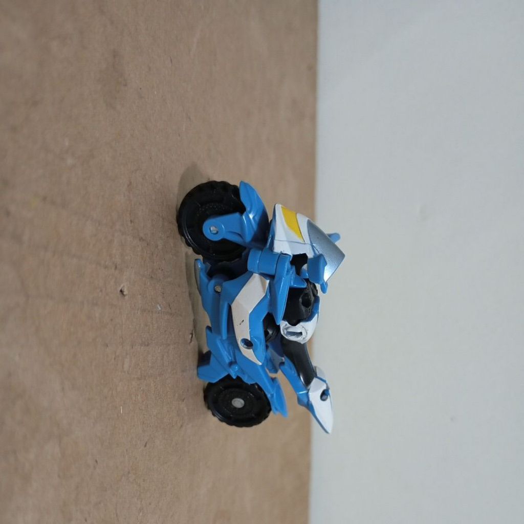 transformers legend class - archee (tfprime)