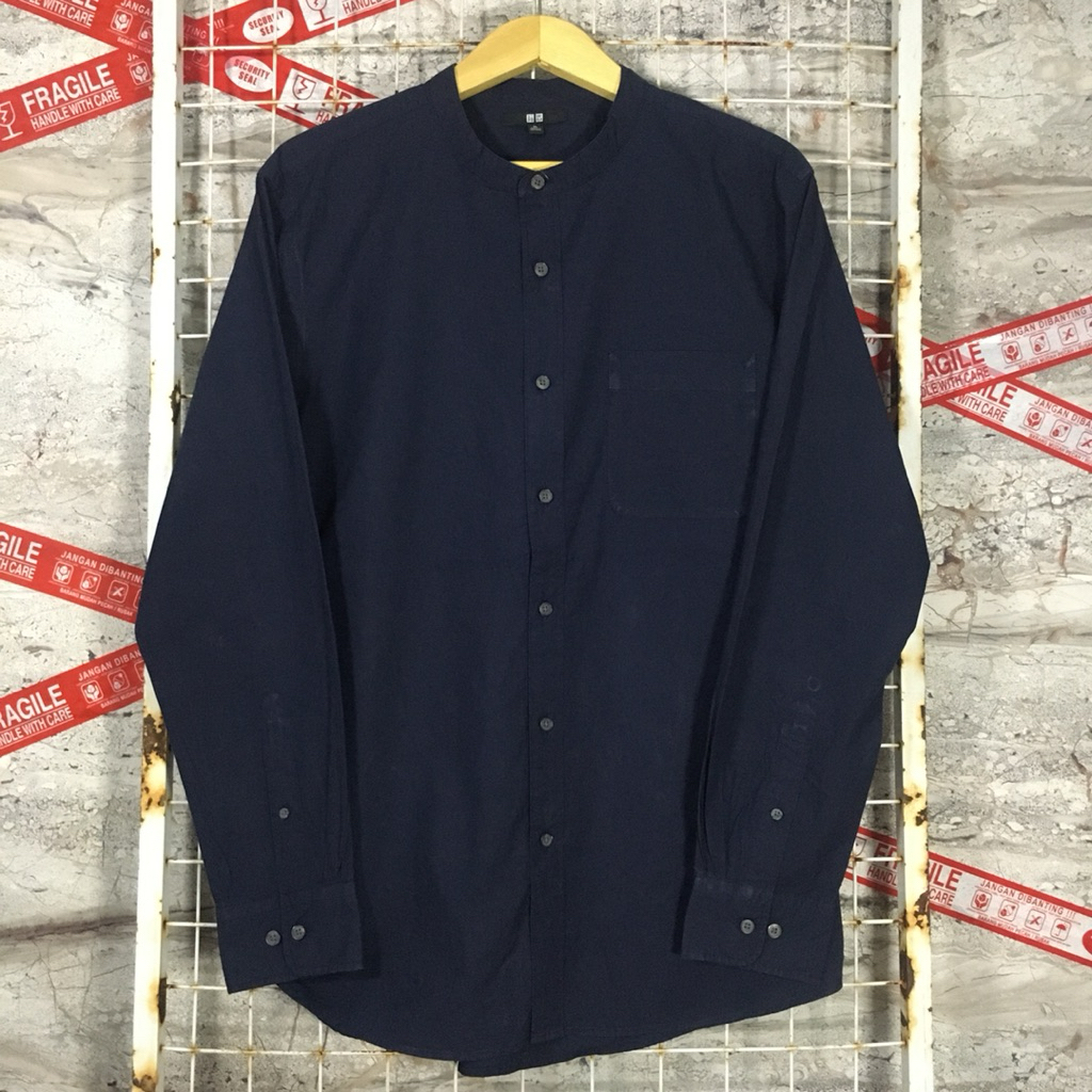Kemeja Shanghai Uniqlo Navy Original Second Brand . 05892
