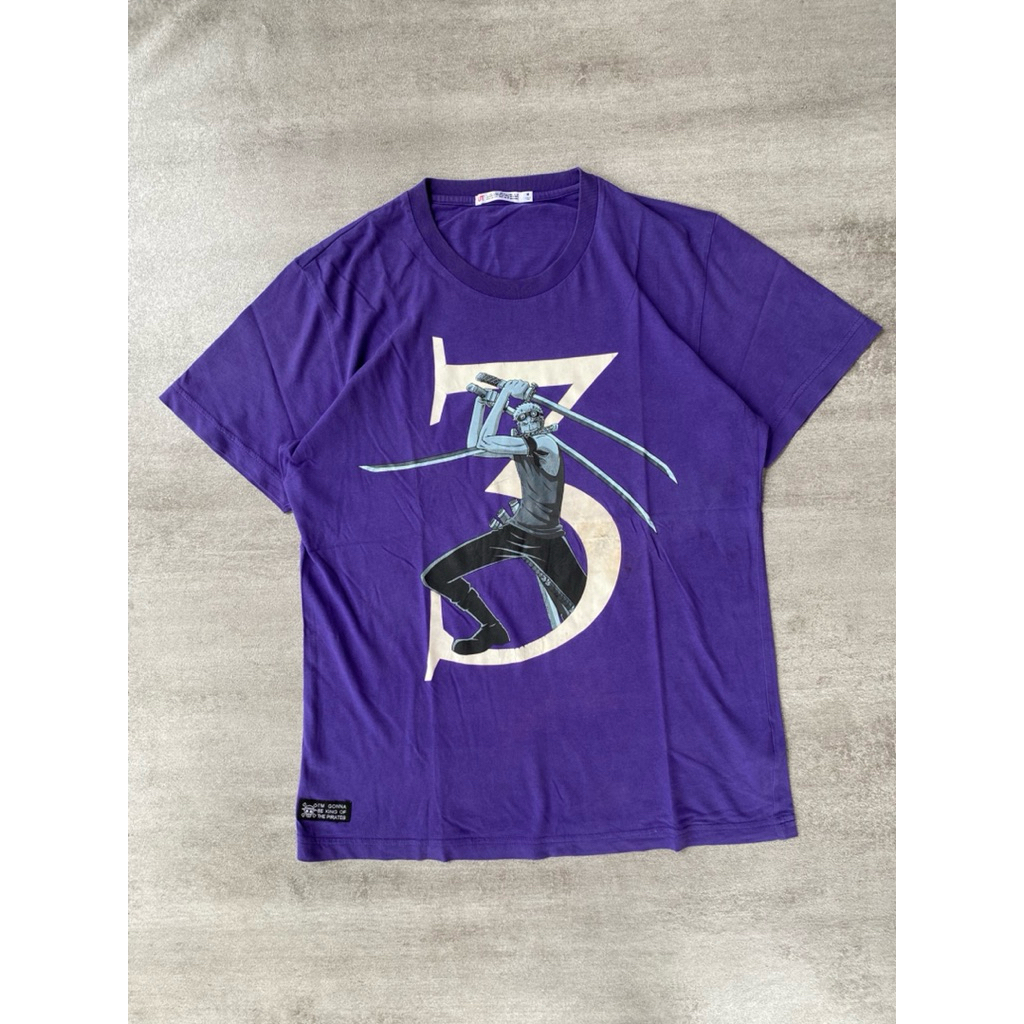 KAOS UNIQLO X ONE PIECE