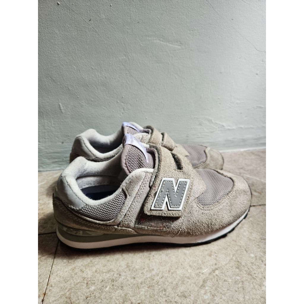 sepatu anak kets New Balance 574 Hook & Loop original preloved
