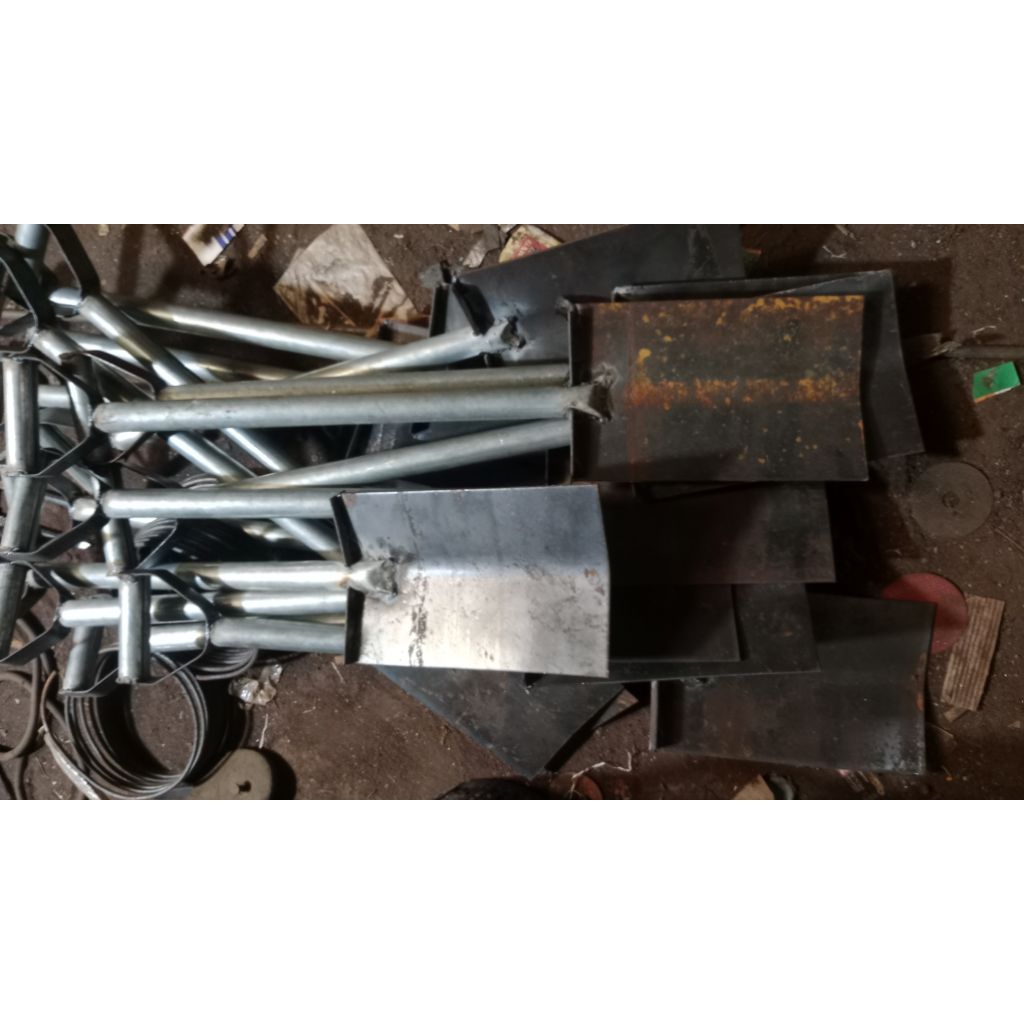 lempak dodos tanah linggis cangkul injak