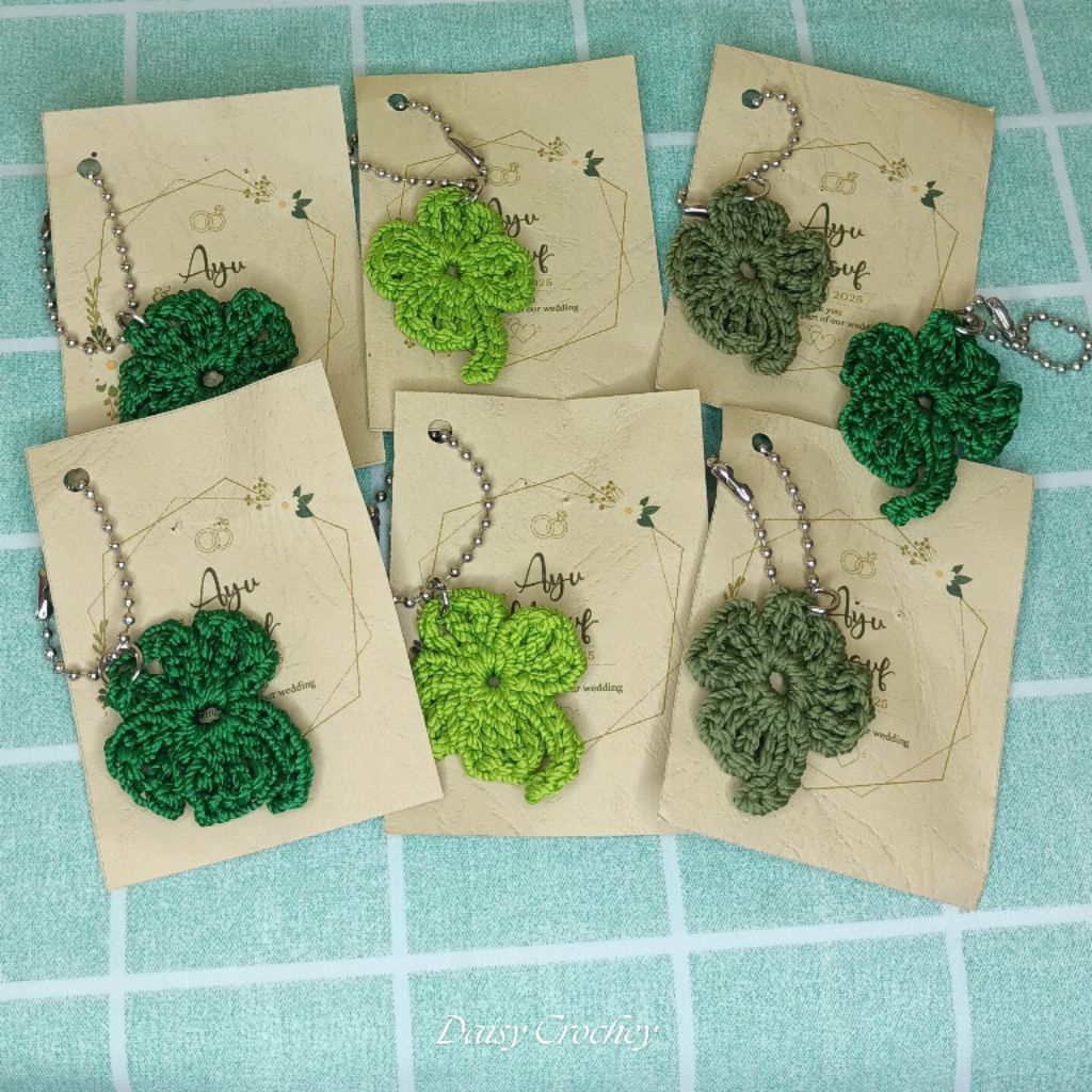 Souvenir Ganci Clover Rajut