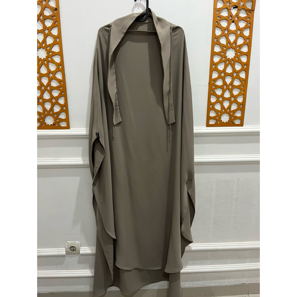 PL Aljenna FK LP saneca brown, dark maroon