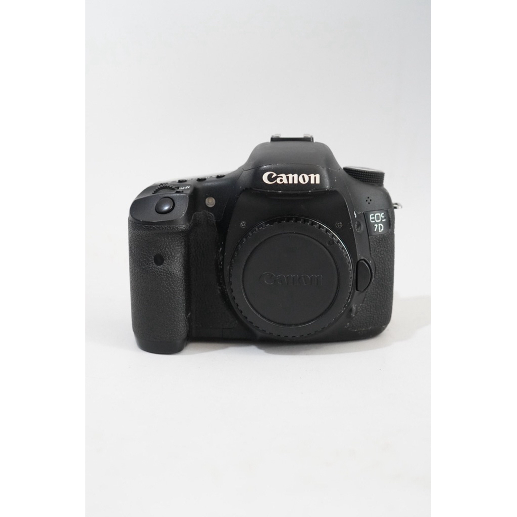 CANON Eos 7D body only no minus