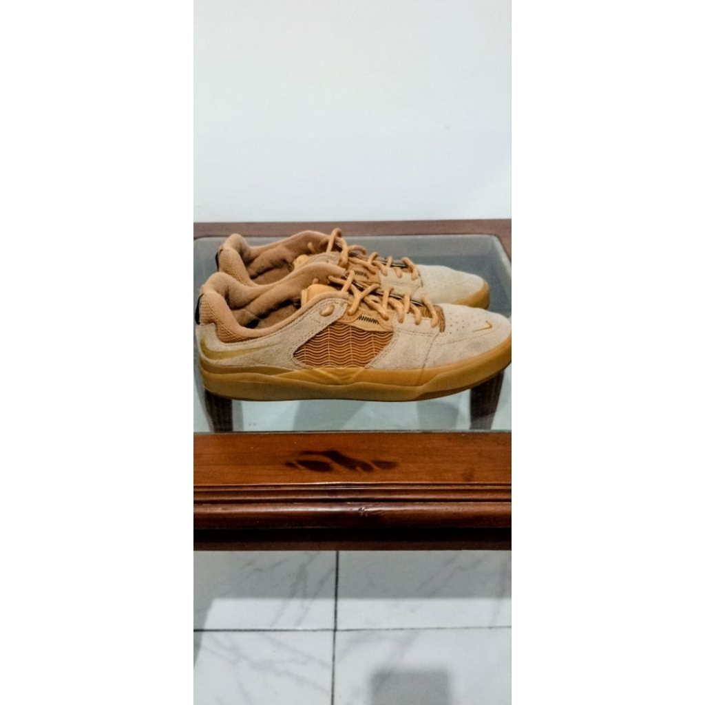 NIKE ISHOD SB BROWN SIZE 40 SECOND