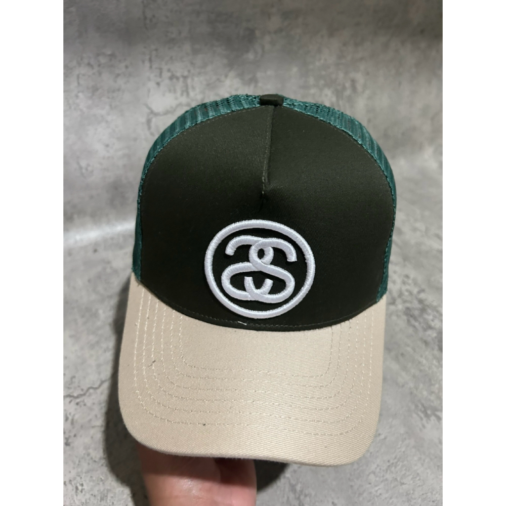 topi Stussy trucker new logo bordir