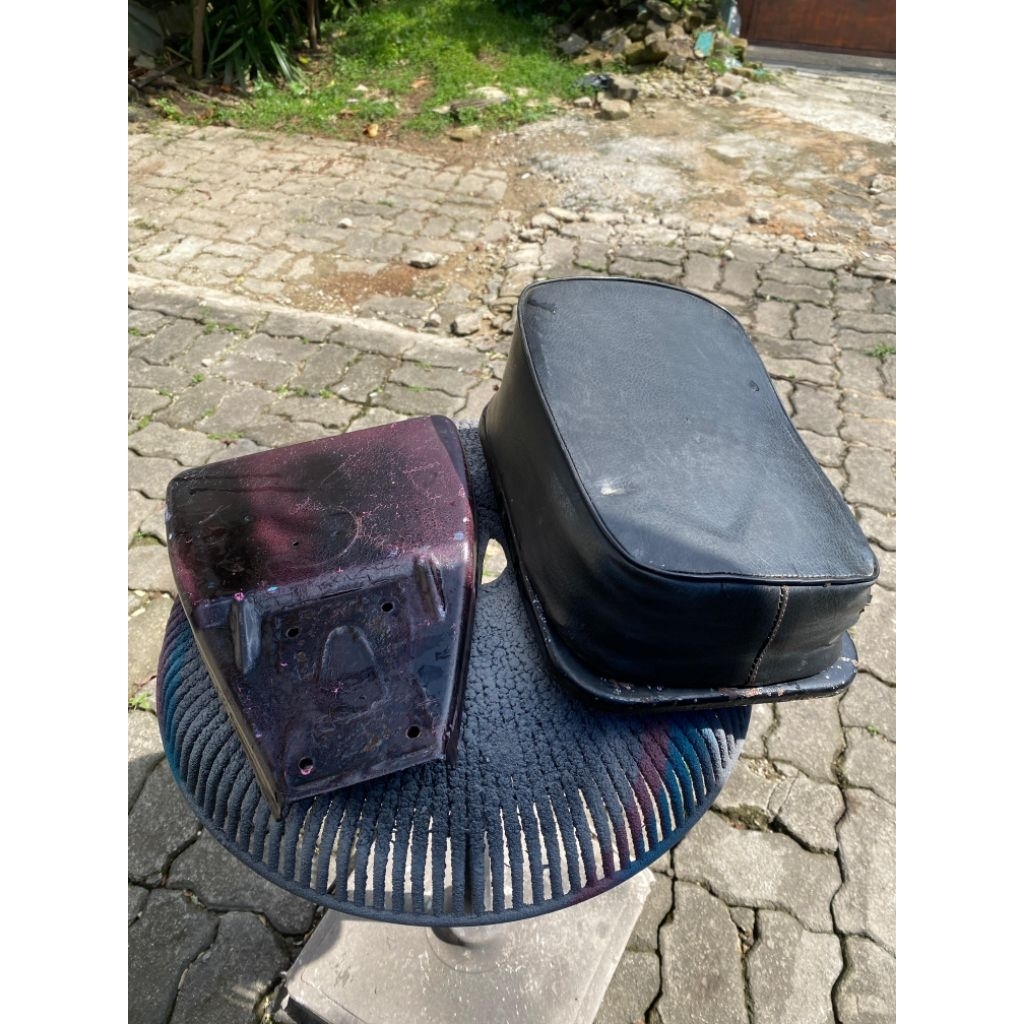 Tatakan jok pisah vespa Exclusive/Strada