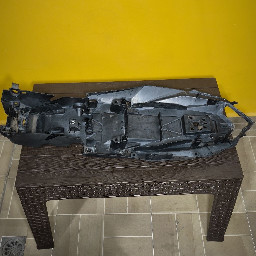 Body Undercowl kolong (Dudukan Aki) CBR250RR CBR 250RR Second Copotan Original
