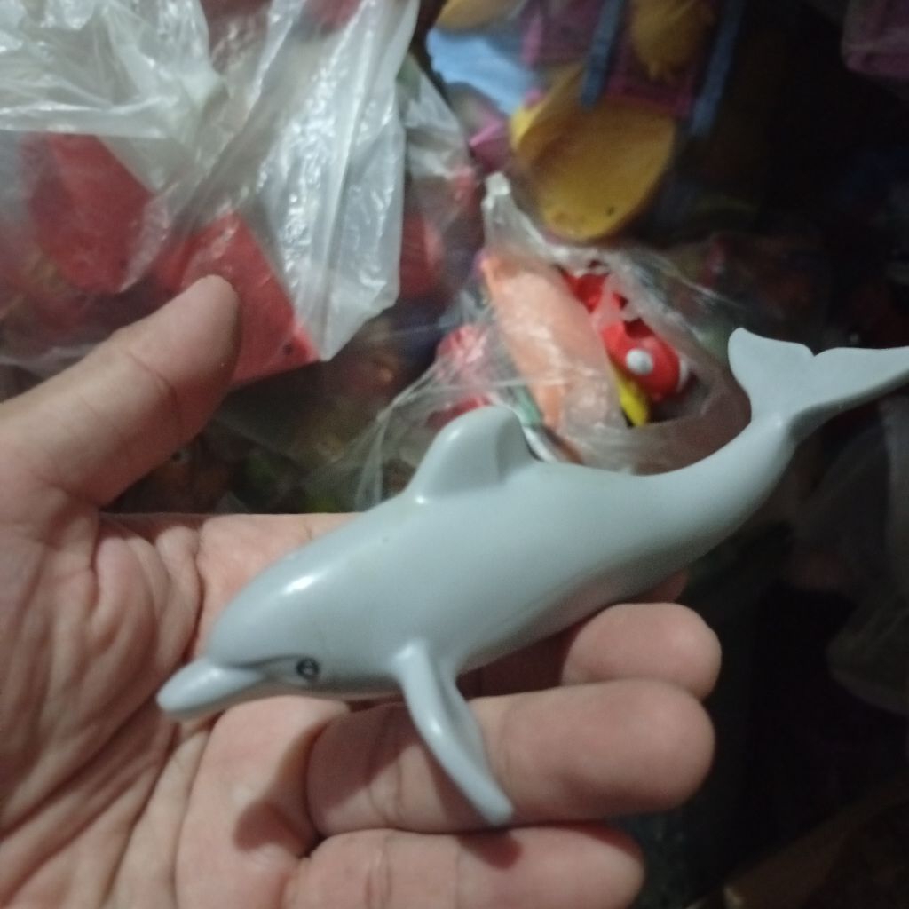 happy meal toys wiltopia 2024 dolphin figure