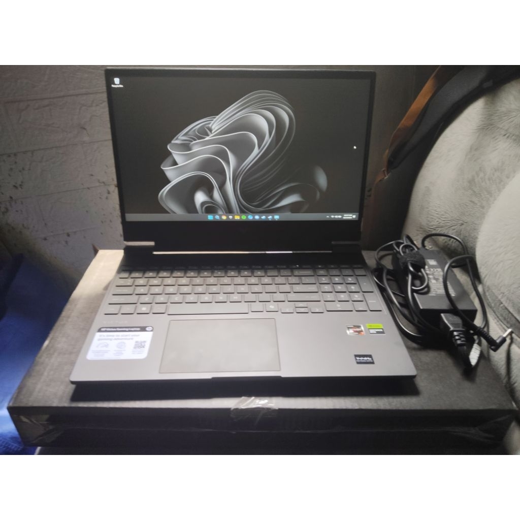Laptop HP Victus 15 AMD Ryzen 7 7445HS RTX 4050 RAM 32GB 1TB SSD(bekas laptop masih segel)