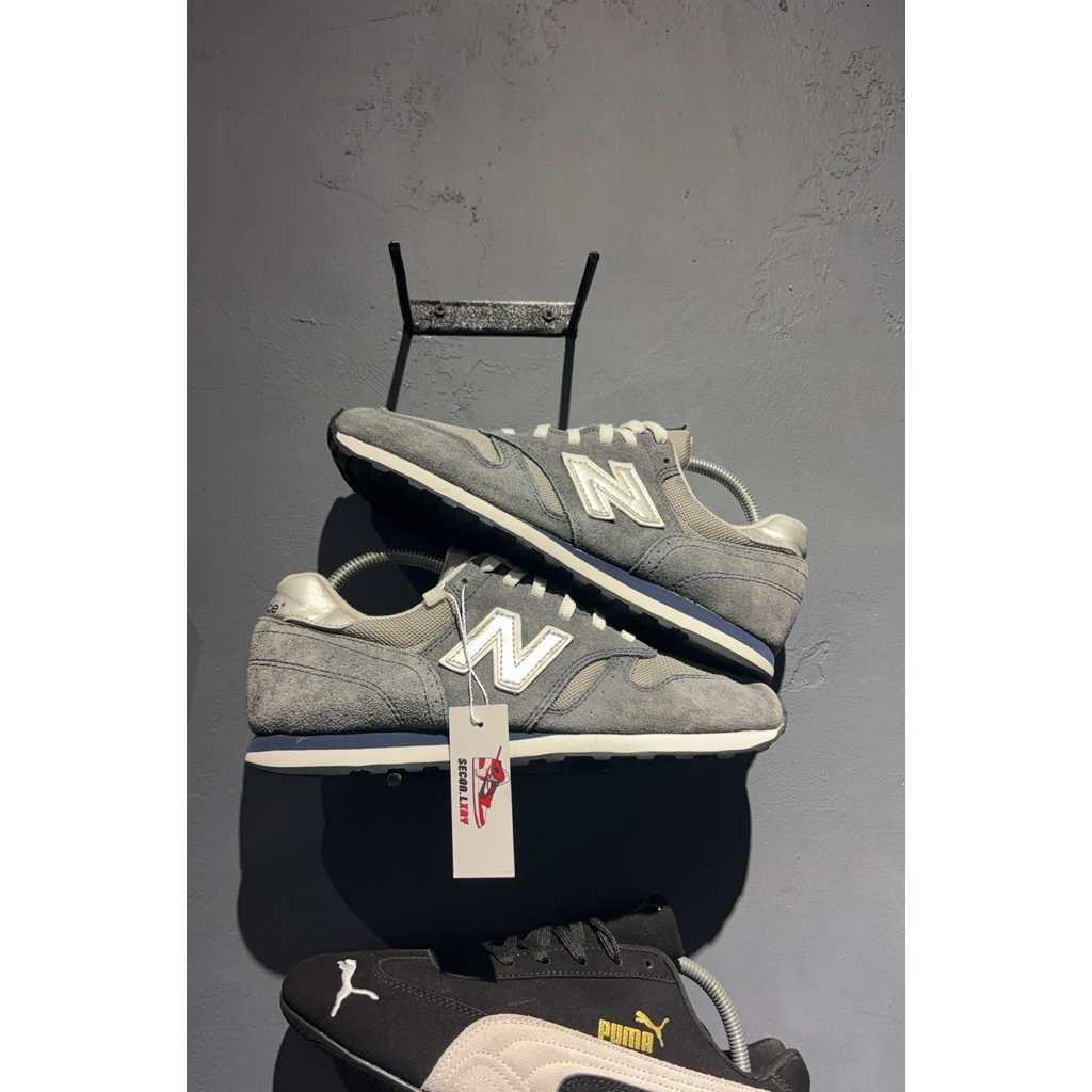 New Balance 373
