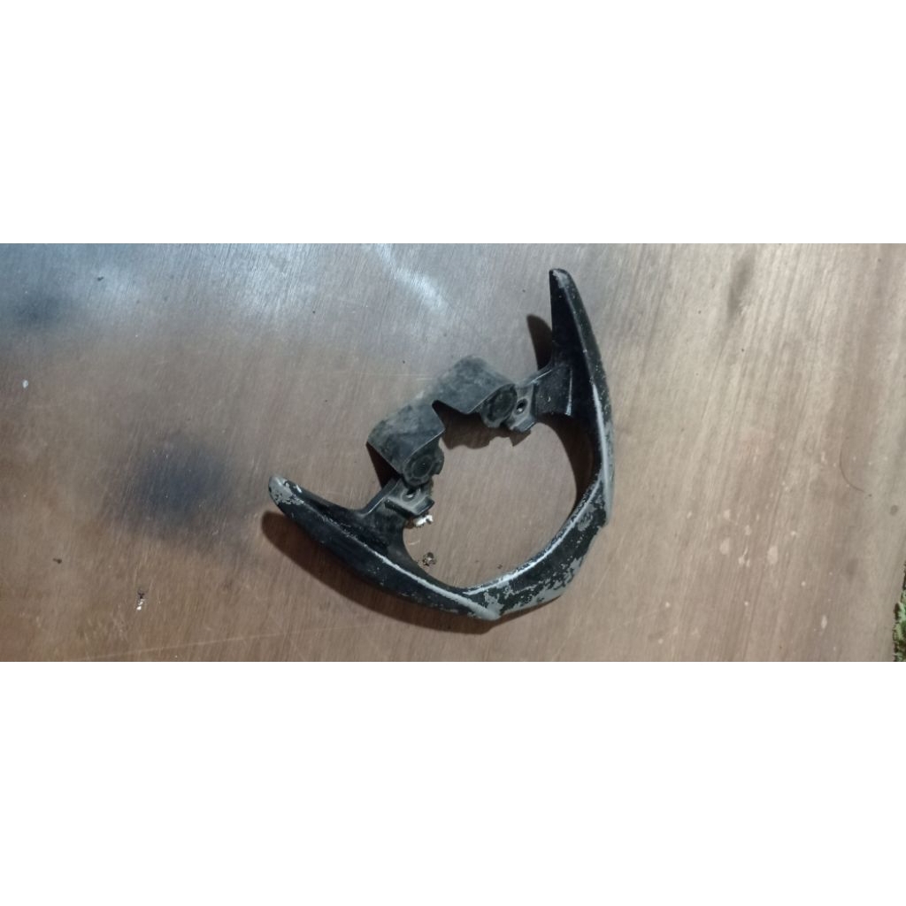 Begel belakang suzuki axelo