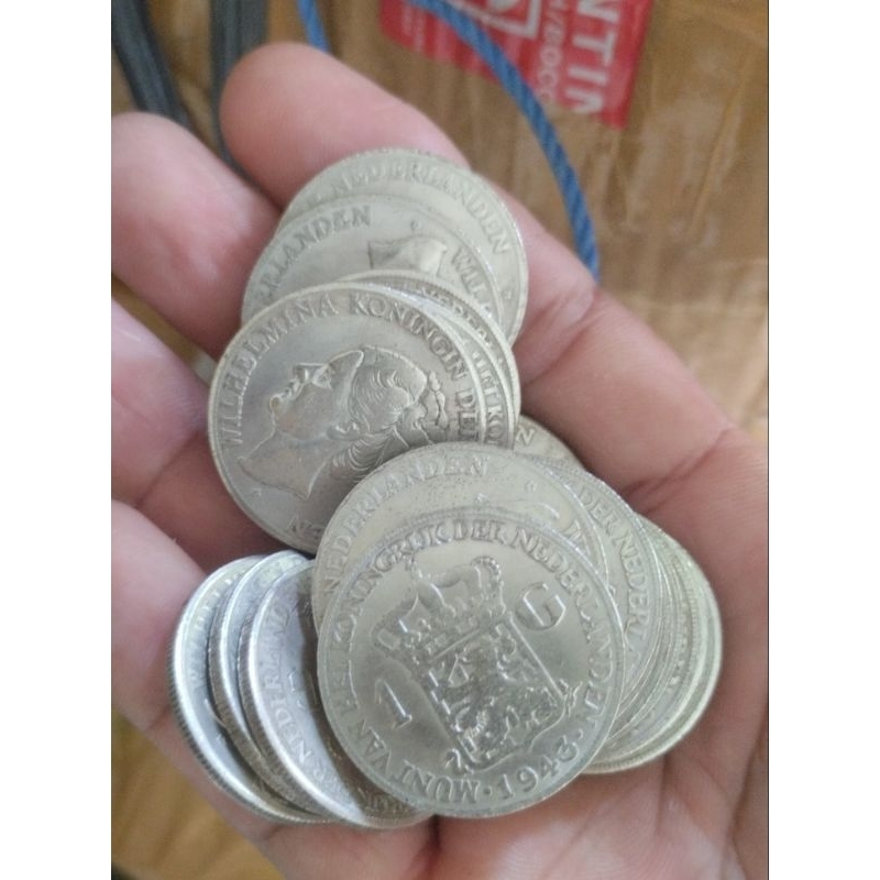koin kuno Nederland Blanda Wilhelmina replika 1 gulden tahun 1943