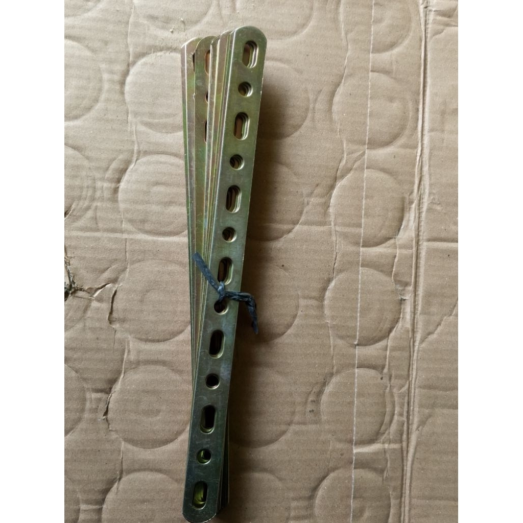 Plat Besi Lubang Serbaguna Tebal 1,4mm