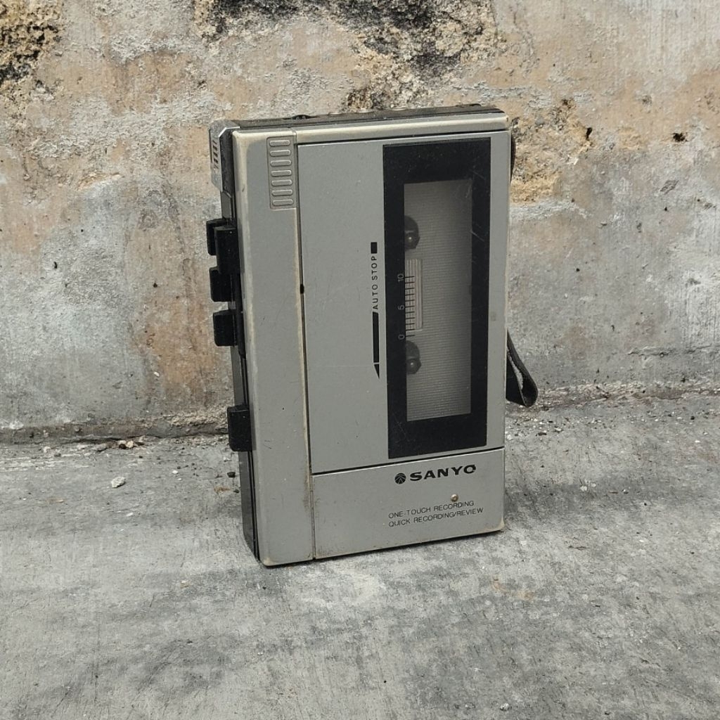 walkman sanyo M 1010 kondisi bahan