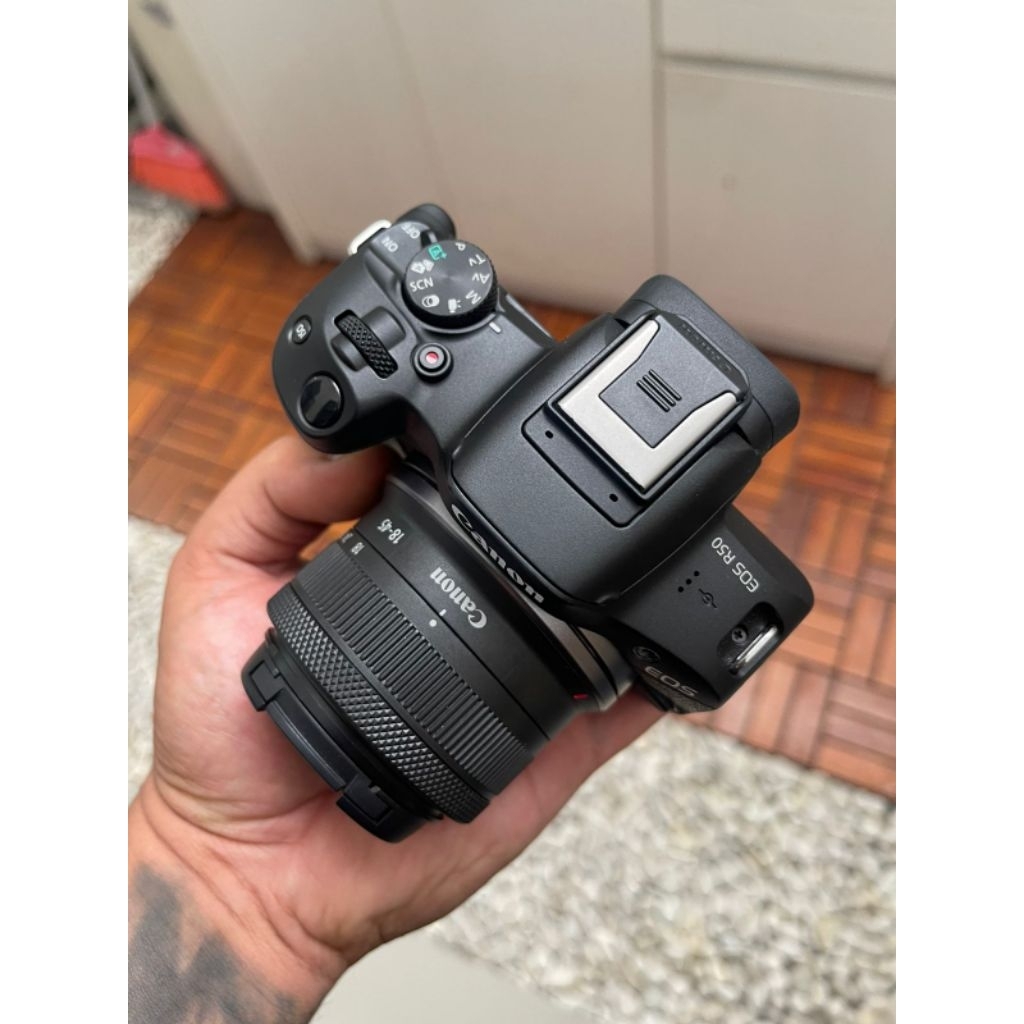 mirorrless Canon eos R50 / kamera canon eos R50