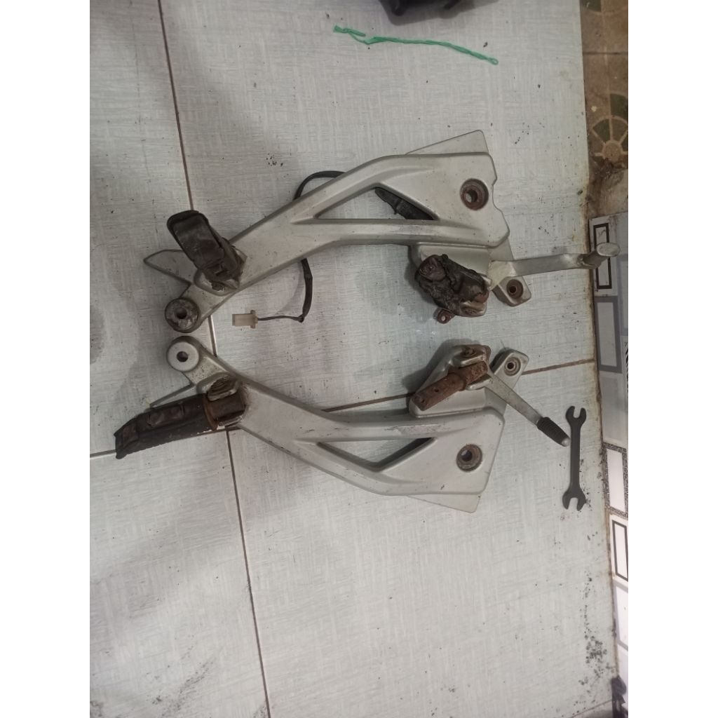 Footstep bustep Pulsar bajaj 180 original copotan