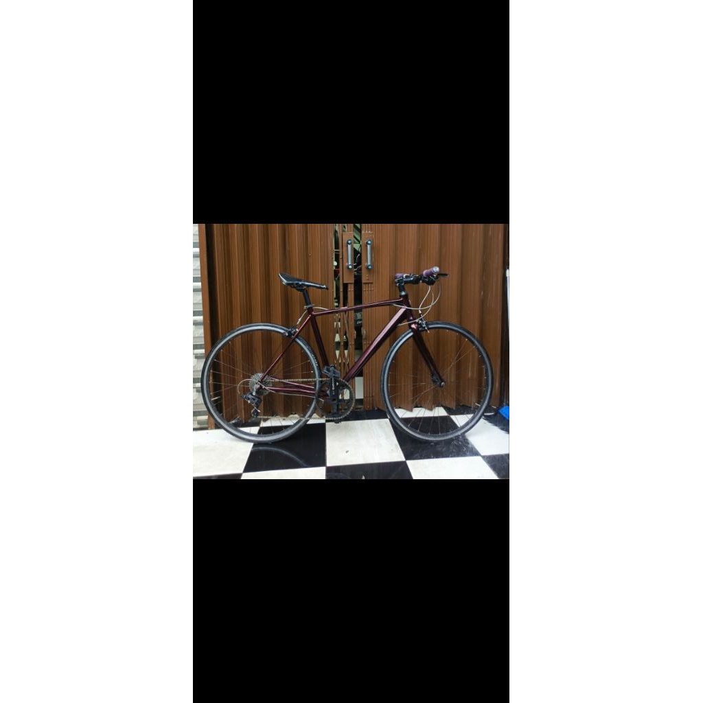 SEPEDA HYBRID UNITED INERTIA 5.00