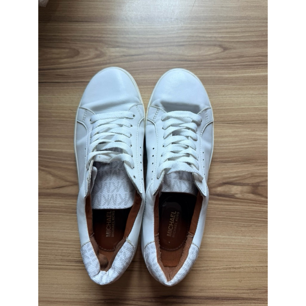 Preloved shoes MK size 38