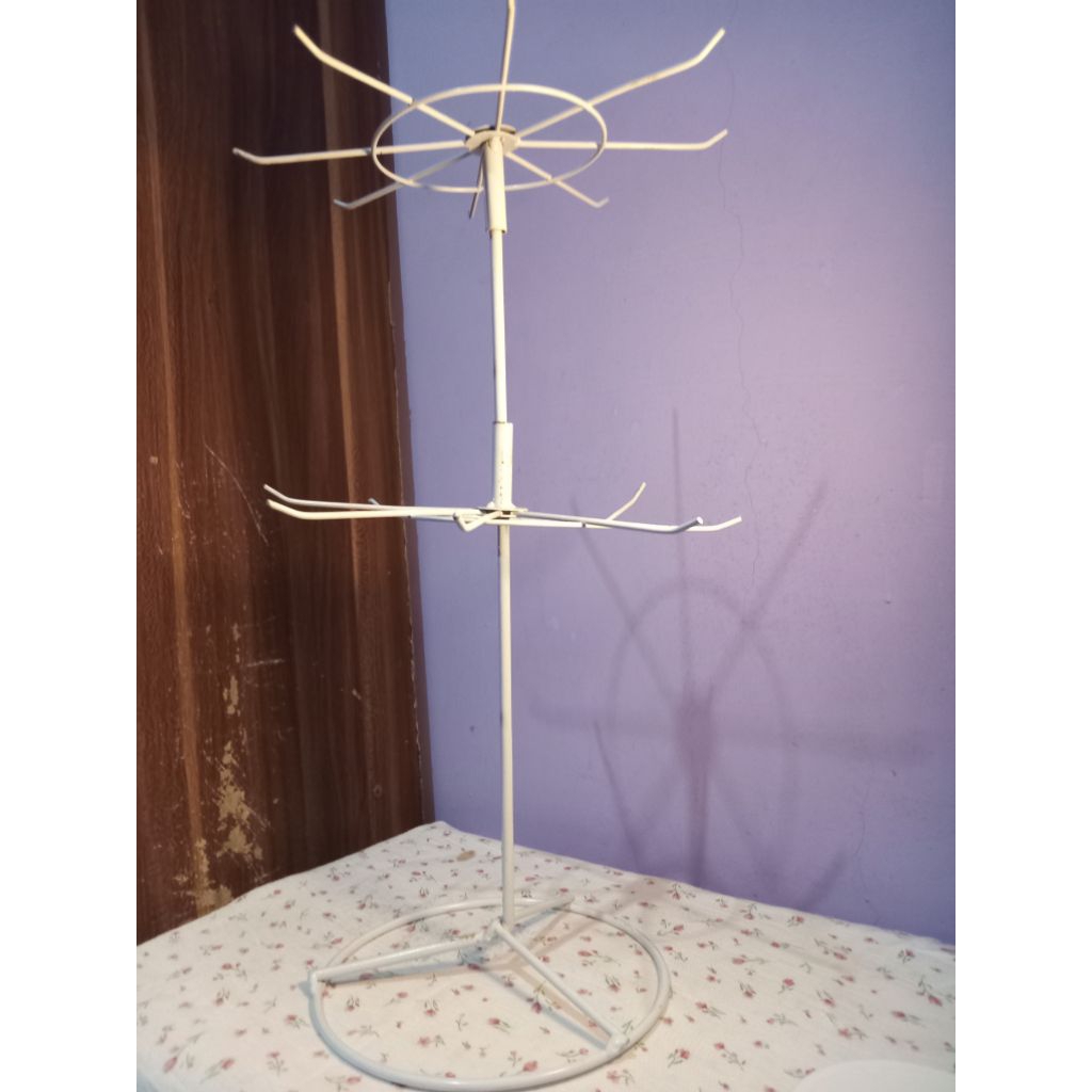 PRELOVED RAK DISPLAY PUTAR MATAHARI 2 SUSUN