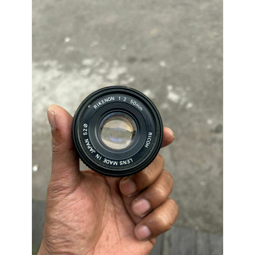 Lensa Ricoh Rikenon 1:2 50mm