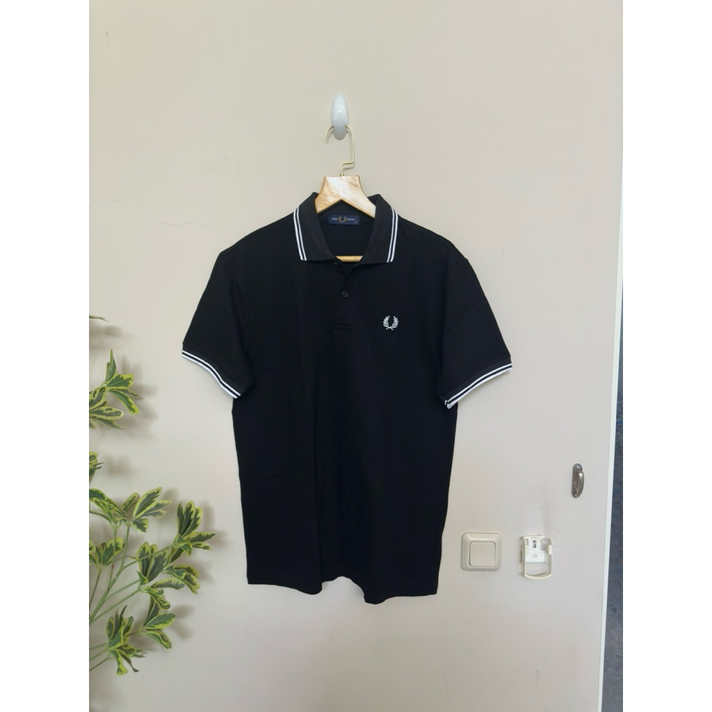 Polo Shirt Kaos Kerah Fred Perry Twin Tapped Hitam - Putih