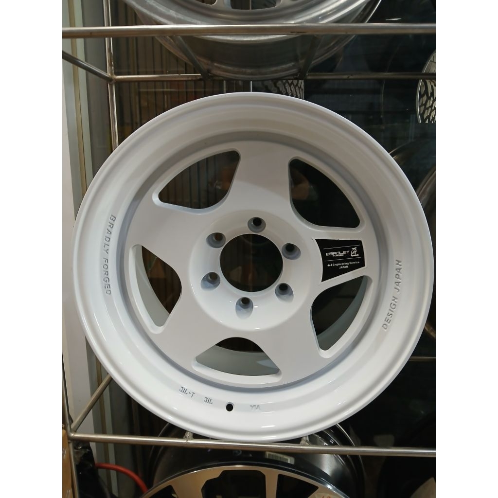 4buah velg Bradley Putih lobang 6 x 139.7