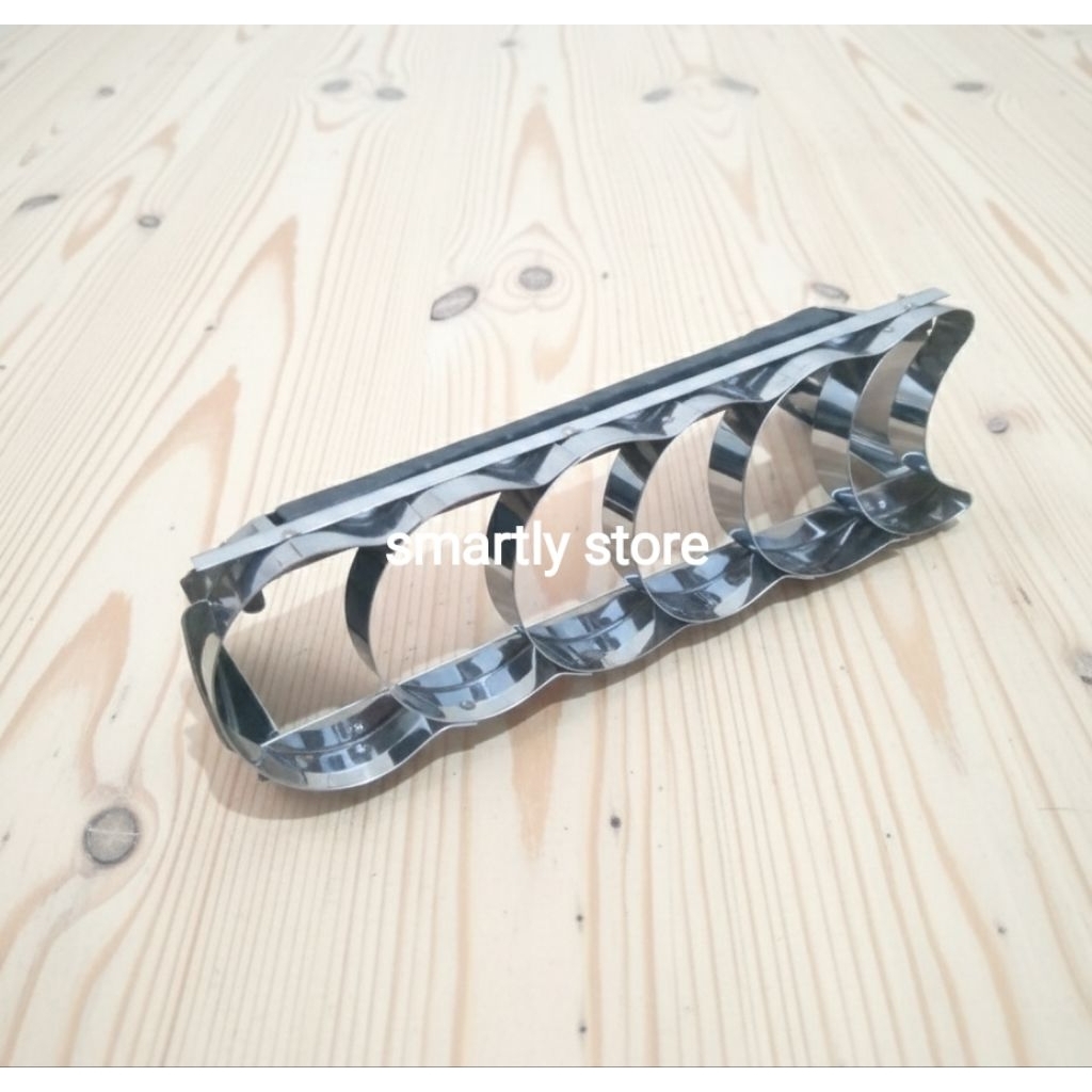 cetakan kue kering castangel stainless motif bulan sabit gagang plastik
