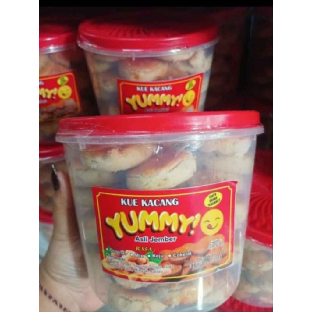 kue kacang toples