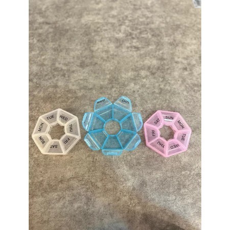 Kotak Obat 7 Sekat Plastik Warna Biru/Pink/Putih