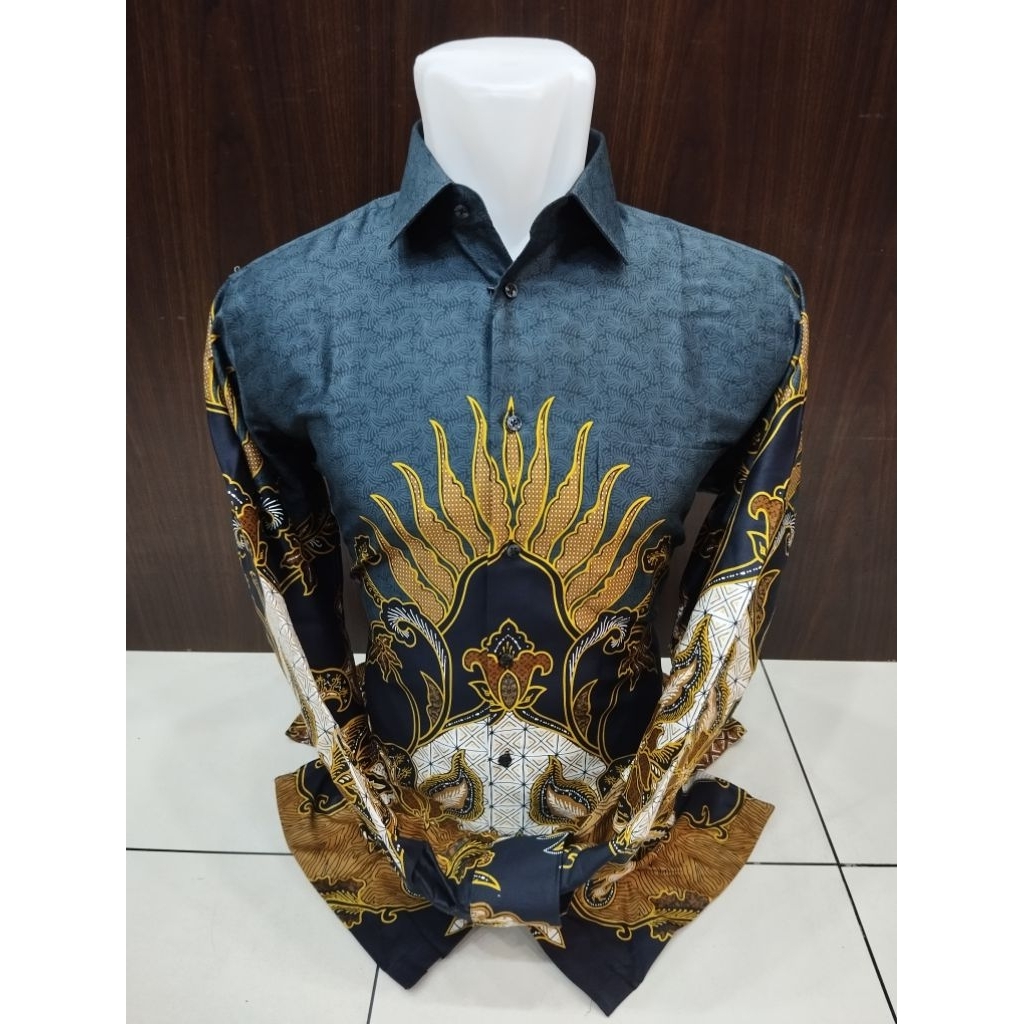 Alisan Kemeja Batik Pria Motif Daun Salak Lengan Panjang Slimfit