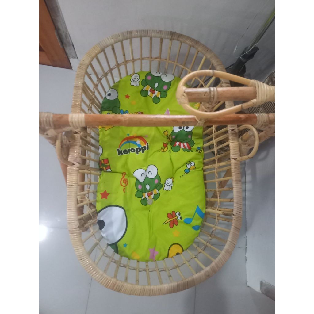 Ayunan rotan bayi asli + kasur