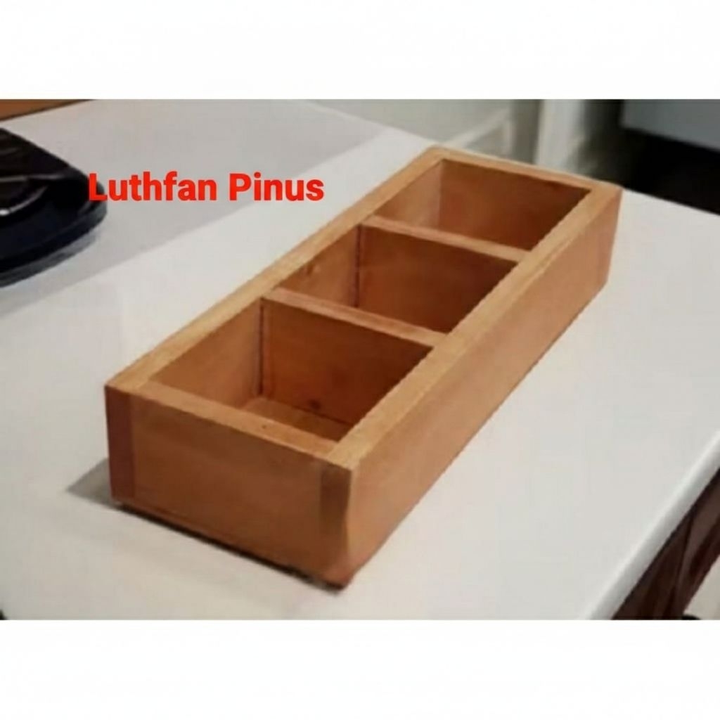 kotak kayu, / rak kotak.